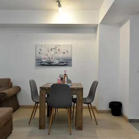Starlight - Flatiron Apartment